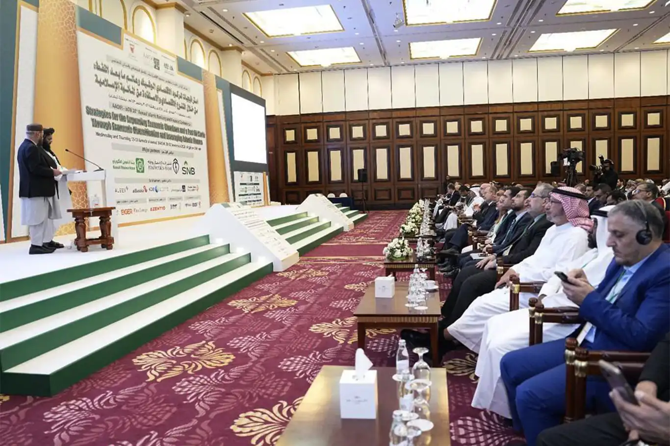 Afganistan Merkez Bankası Başkanı Bedri: Finans sektörü şeriat standartlarına uygun olmalı Afganistan Merkez Bankası Başkanı Bedri: Finans sektörü şeriat standartlarına uygun olmalı