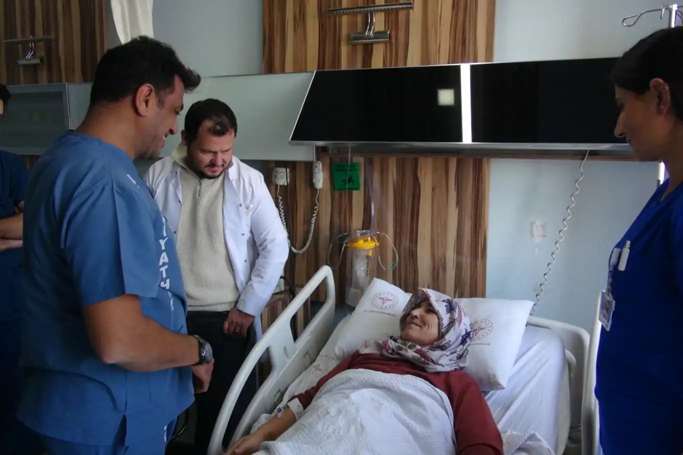 Kalp çalışırken 5 santimlik kesi ile By-Pass ameliyatı yapıldı Kalp çalışırken 5 santimlik kesi ile By-Pass ameliyatı yapıldı