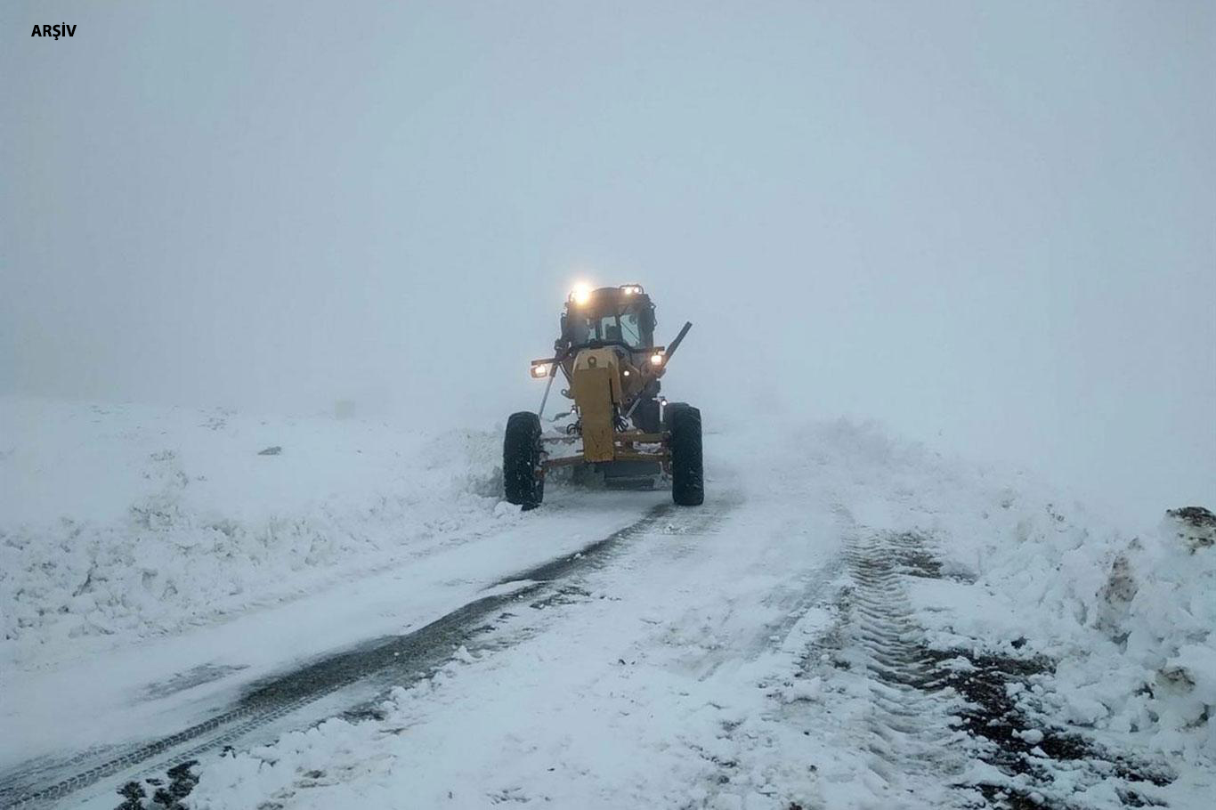  Van'da 272 yerleşim yerinin yolu kardan kapandı