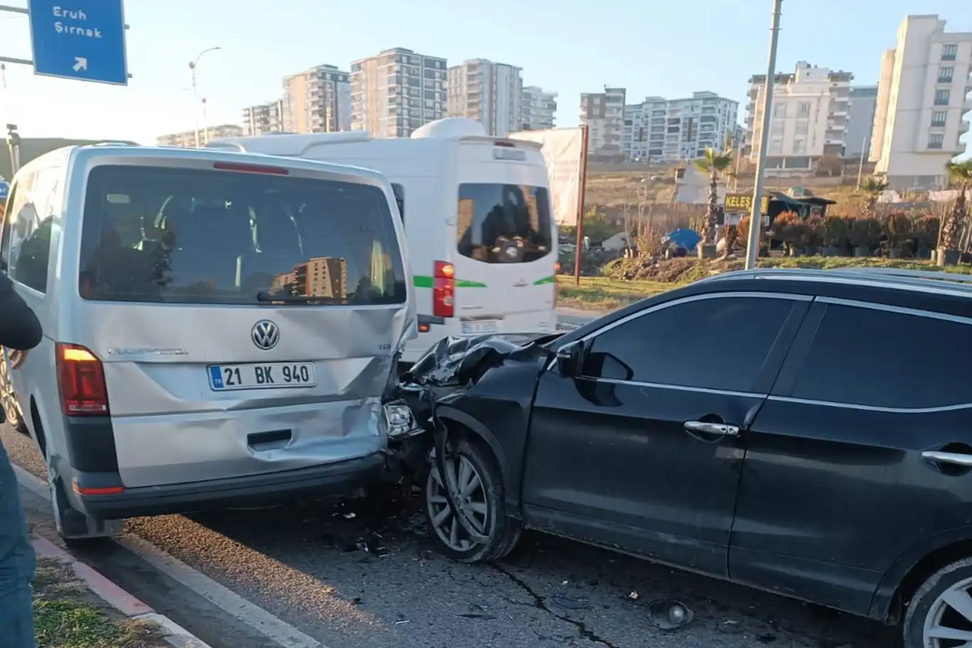 Gözüne güneş ışığı gelen sürücü kaza yaptı Gözüne güneş ışığı gelen sürücü kaza yaptı