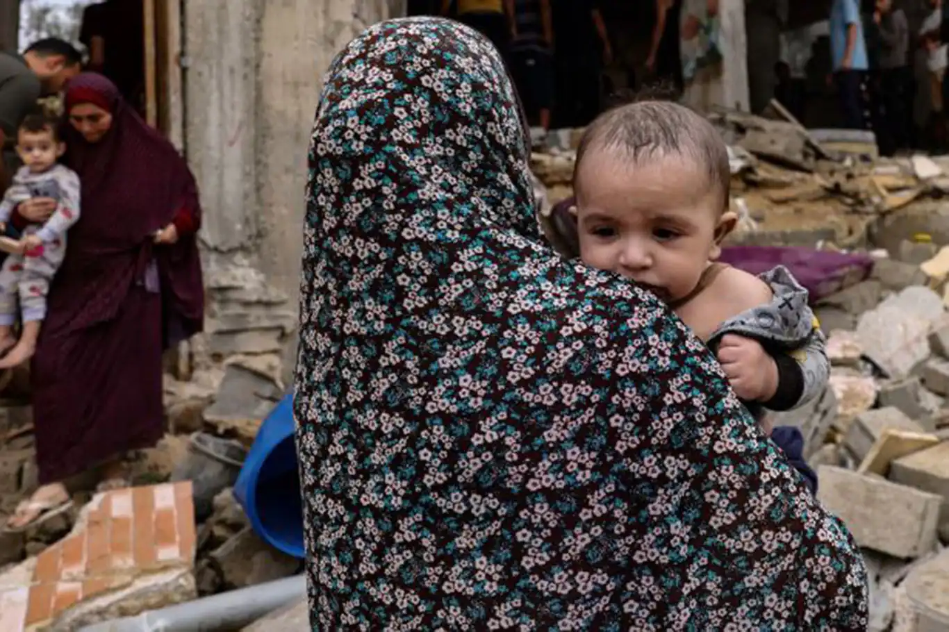 BM: Gazze'de her gün 180 kadın "sığınaklarda" doğum yapıyor