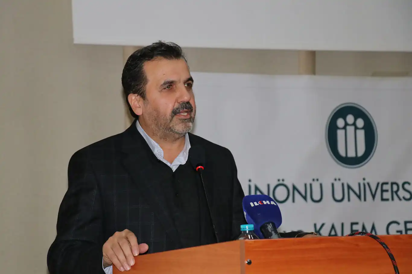 Dr. Turan: Tüketimde aşırıya gitmesek Yahudilerin etki alanının dışına çıkarız Dr. Turan: Tüketimde aşırıya gitmesek Yahudilerin etki alanının dışına çıkarız