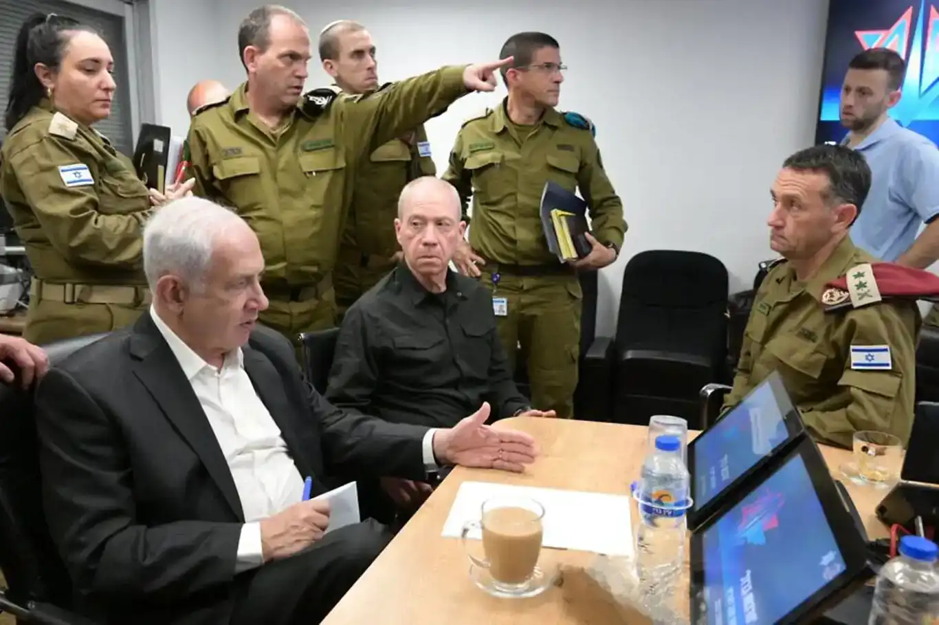 İşgal rejiminin sözde yaralı askerleri Netanyahu'nun ziyaretini reddettiler