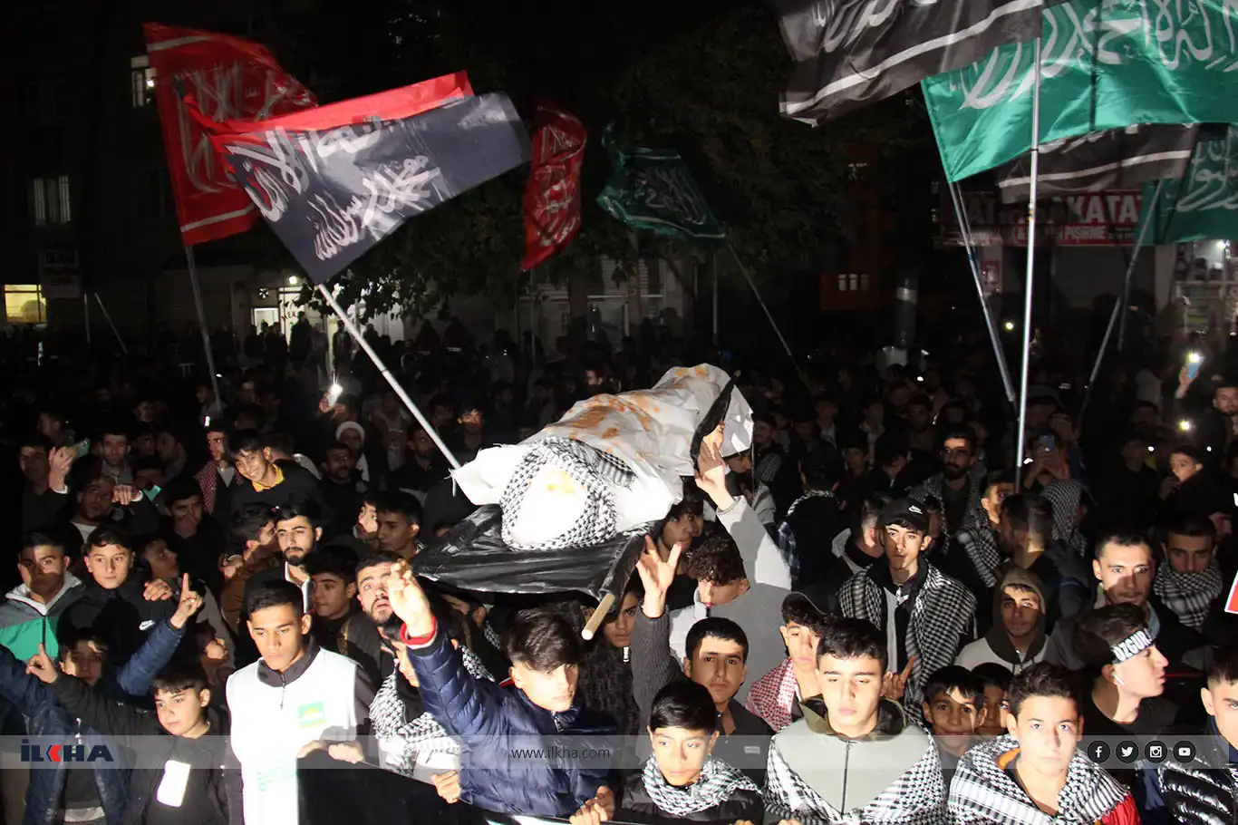 Diyarbakır youth march in solidarity with Palestine