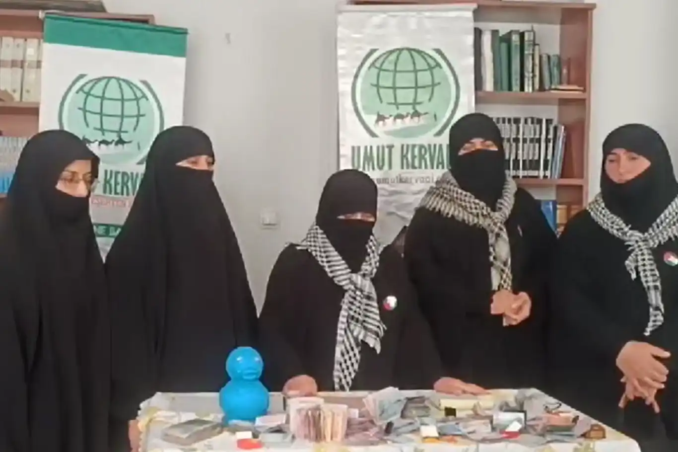 Ercişli kadınlar ziynet eşyalarını Gazze'ye bağışladı