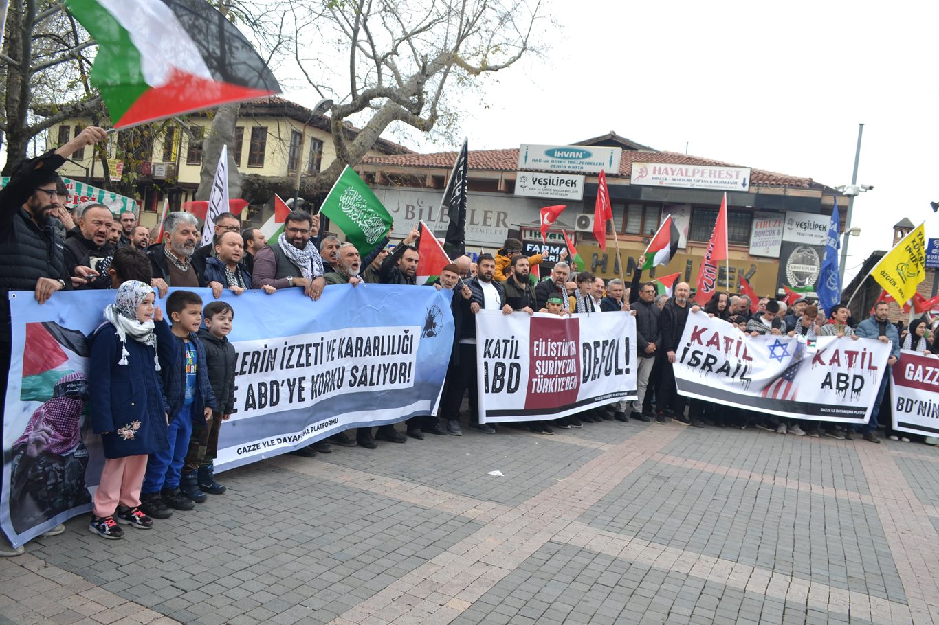 Bursa'da binlerce kişi "Siyonist Vahşete Karşı Direnişe Destek" için yürüdü