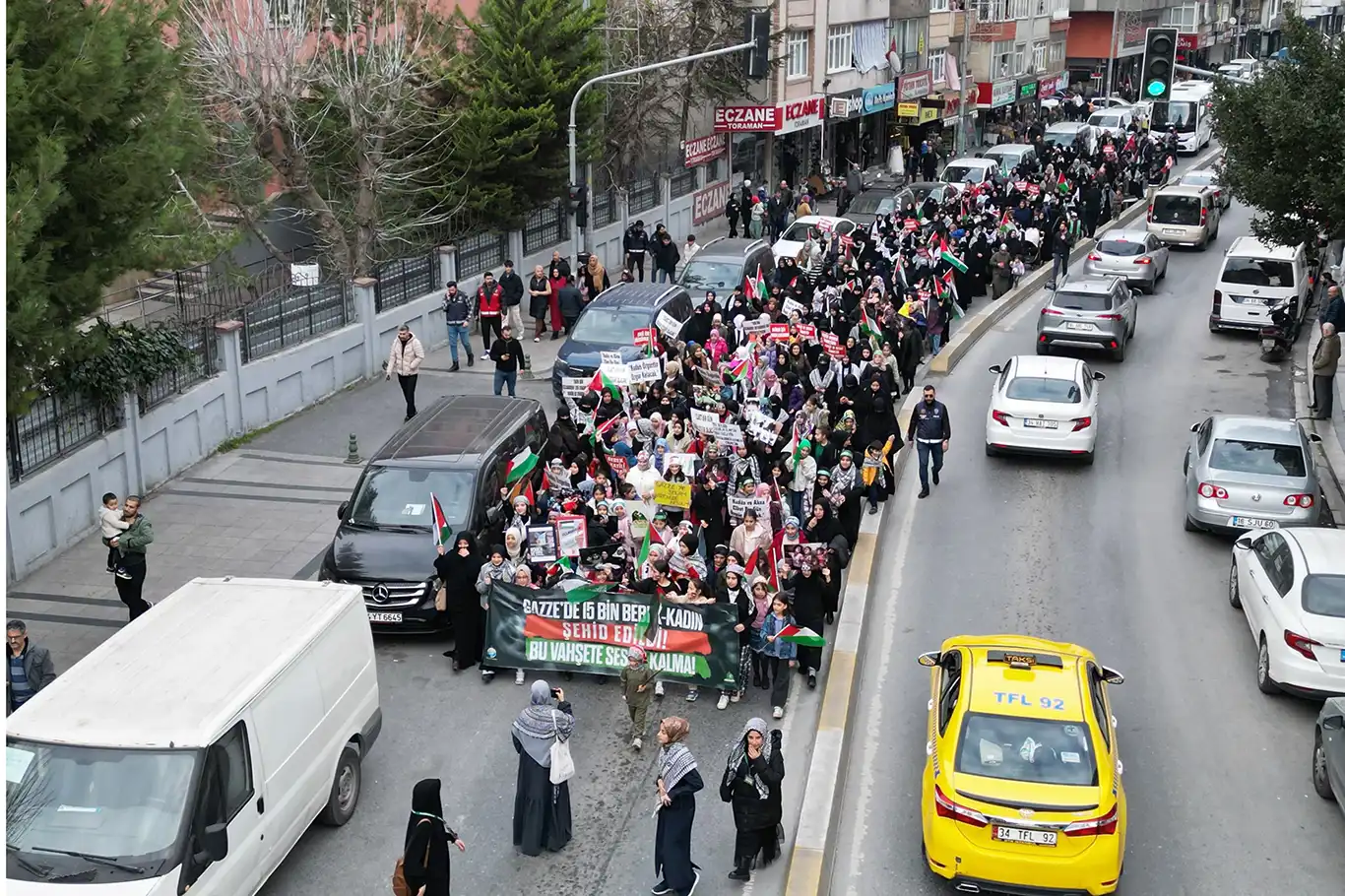 İstanbul'da çocuklar Gazze için yürüdü