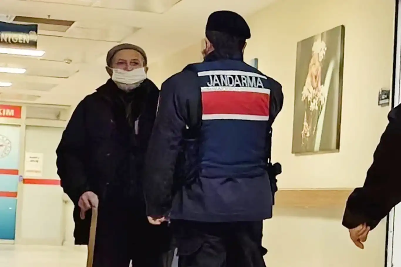 Zilamekî 81 salî yê ku nikaribû nefeqeya pîreka xwe ya ku 20 sal berê hevdu berdabûn bidana hat girtin Zilamekî 81 salî yê ku nikaribû nefeqeya pîreka xwe ya ku 20 sal berê hevdu berdabûn bidana hat girtin