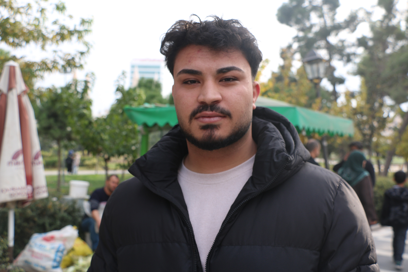 Soğuk havalarda toplu taşıma araçlarının geç gelmesine vatandaşlardan tepki  