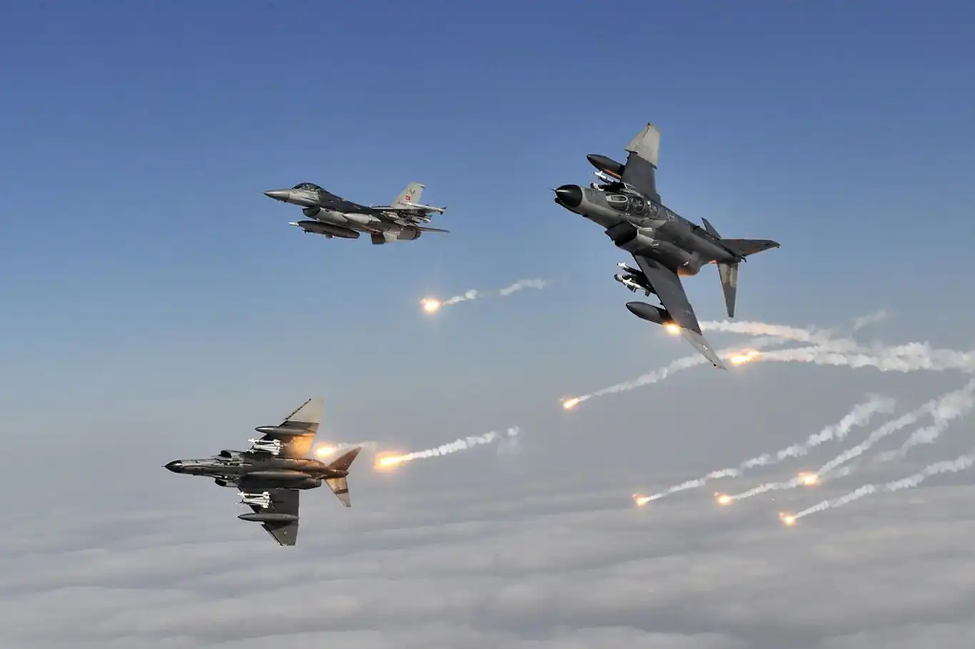 Irak'ın kuzeyinde 8 PKK elemanı öldürüldü Irak'ın kuzeyinde 8 PKK elemanı öldürüldü