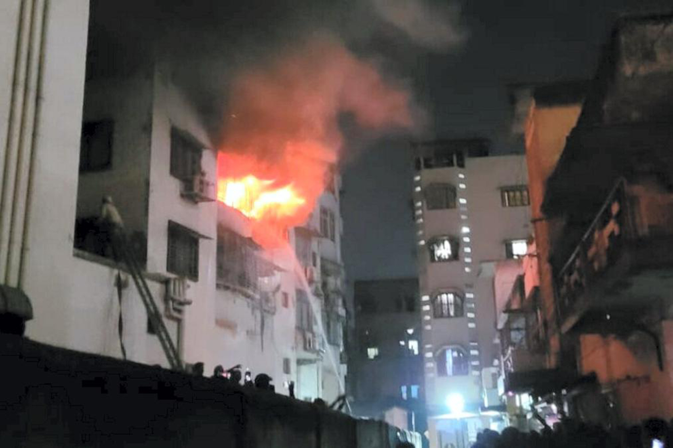 آتش سوزی در ساختمانی در هند: 14 کشته برجای گذاشت