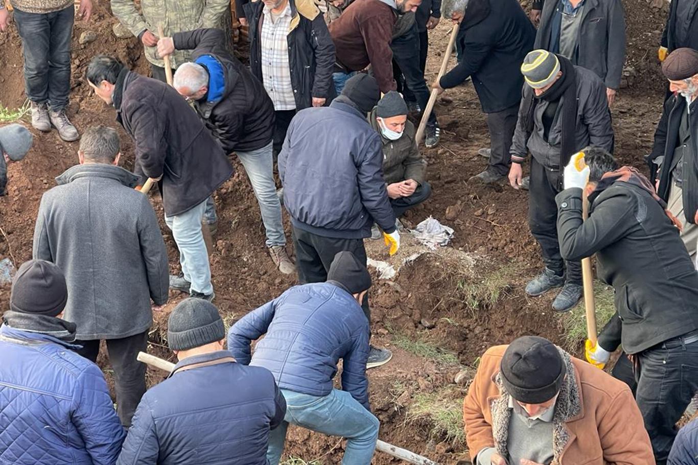 HÜDA PAR Kahramanmaraş İl Başkanı Üdürgücü, eşi ve 2 oğlu defnedildi