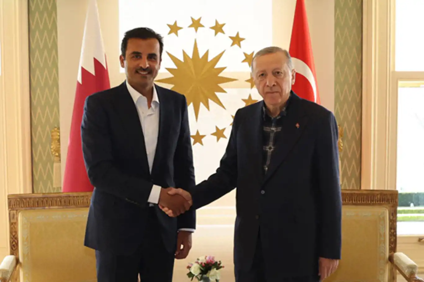 Cumhurbaşkanı Erdoğan, Katar Emiri Şeyh Temim ile bir araya geldi Cumhurbaşkanı Erdoğan, Katar Emiri Şeyh Temim ile bir araya geldi