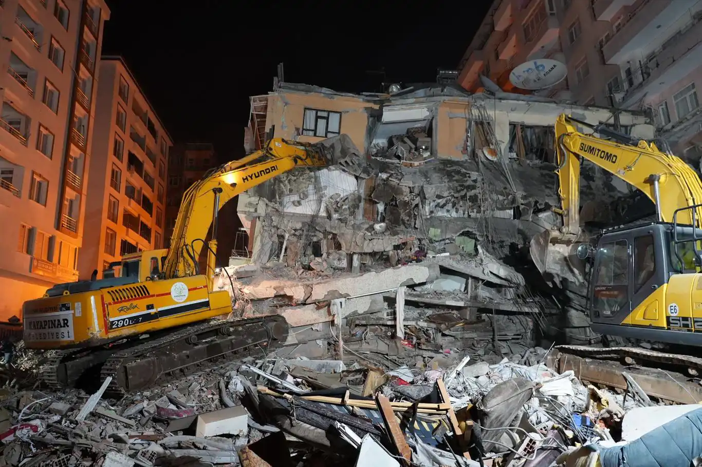 Kahramanmaraş'ta 4,6 büyüklüğünde deprem: Arama kurtarma çalışmaları aksadı Kahramanmaraş'ta 4,6 büyüklüğünde deprem: Arama kurtarma çalışmaları aksadı