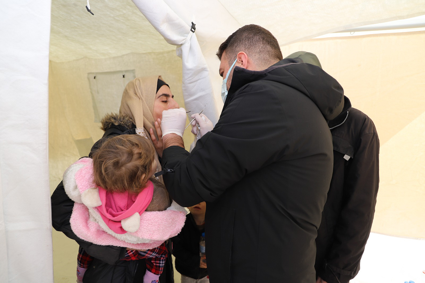 Şanlıurfa'da depremzedelere ağız ve diş taraması yapıldı