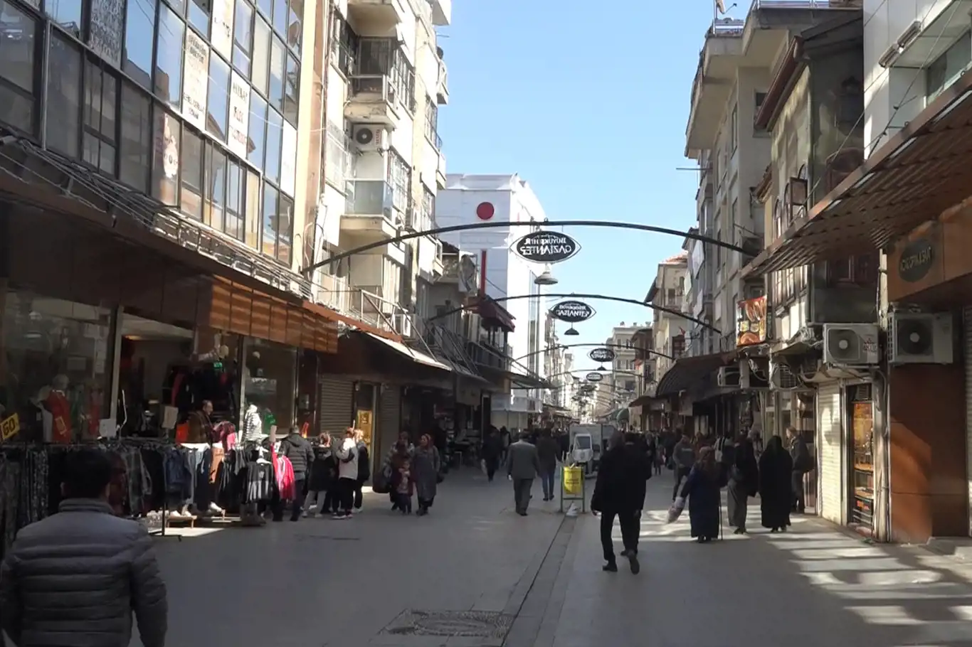 Gaziantep’te depremden sonra hayat normale dönmeye başlıyor Gaziantep’te depremden sonra hayat normale dönmeye başlıyor