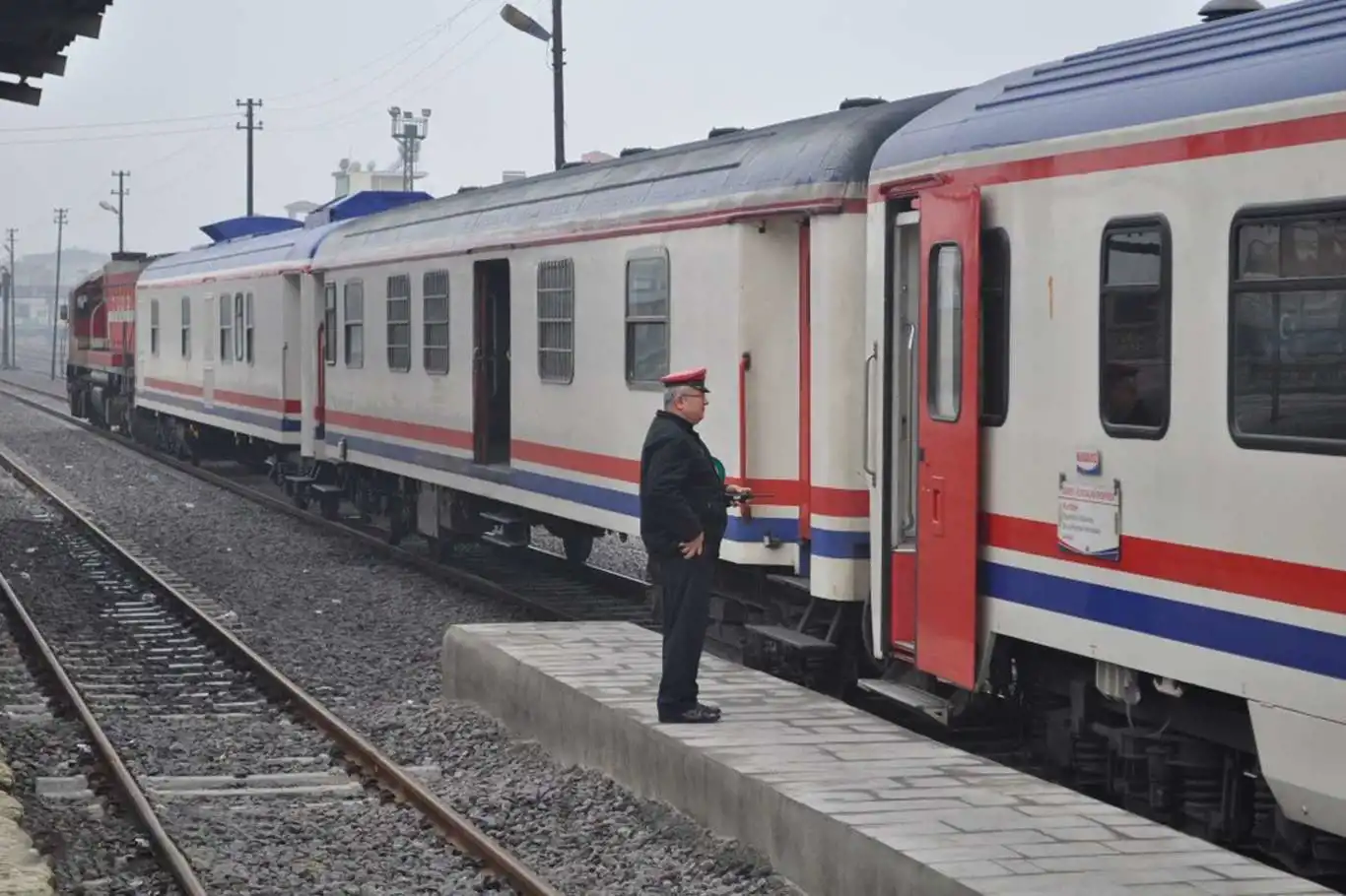 Adana-Mersin-Adana bölgesel tren seferleri yeniden başladı Adana-Mersin-Adana bölgesel tren seferleri yeniden başladı