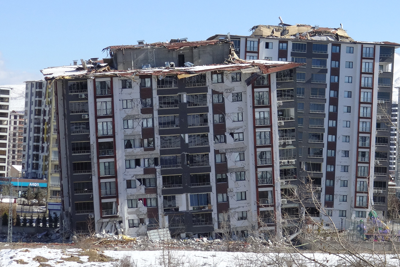 Malatya’da yeni yapılan binalar depremde yıkıldı