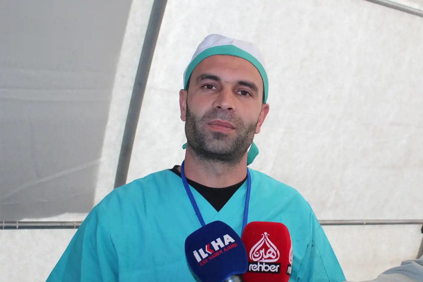 Yeni doğan bebeğini bırakıp deprem bölgesine hizmete koşan Urfalı aşçının fedakarlığı yürekleri ısıttı Yeni doğan bebeğini bırakıp deprem bölgesine hizmete koşan Urfalı aşçının fedakarlığı yürekleri ısıttı