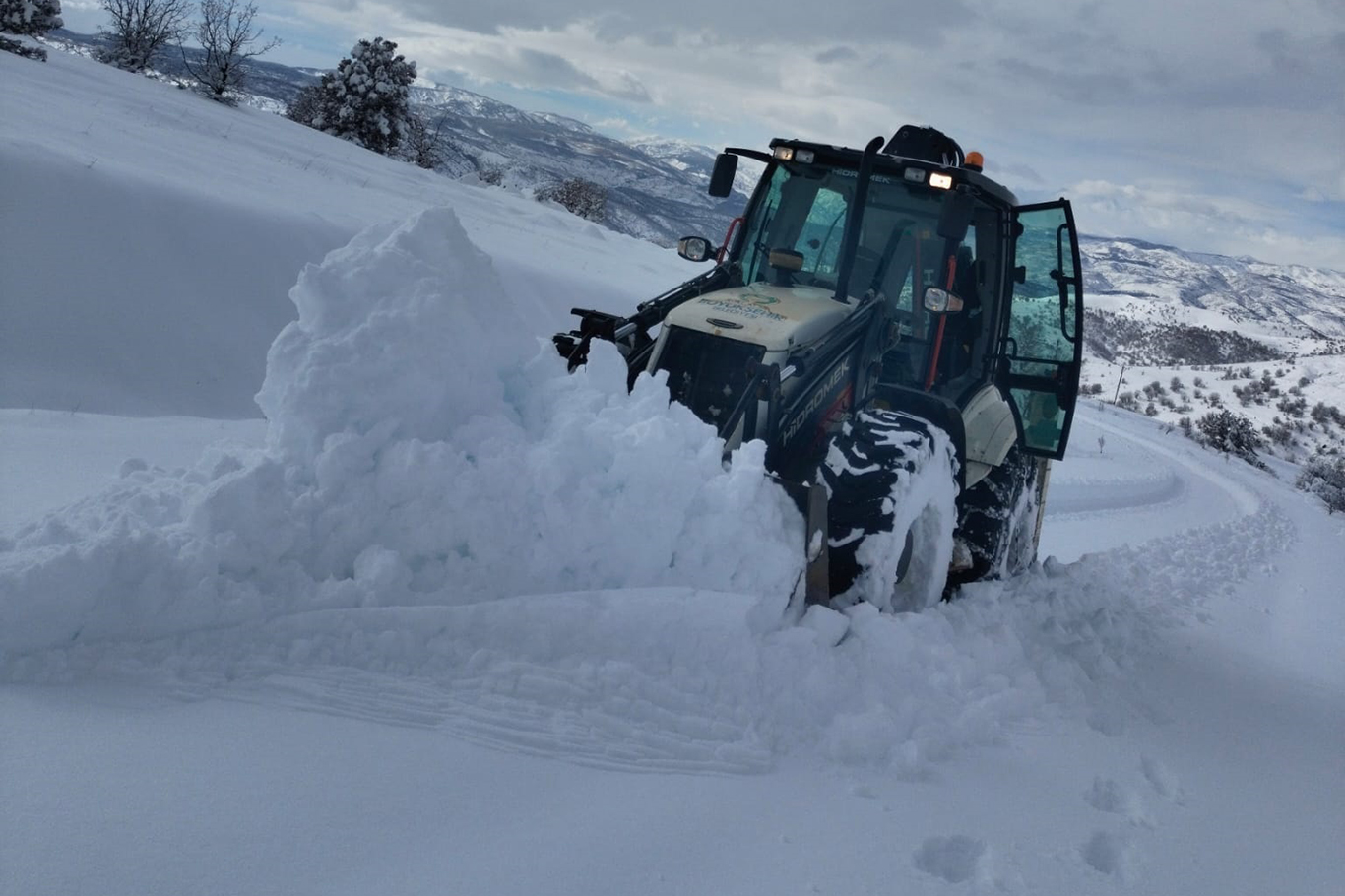 Malatya’da kardan dolayı ulaşıma kapanan mahalleler açıldı