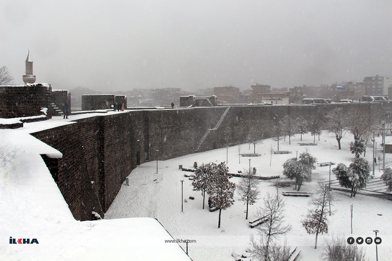  Diyarbakır receives first snowfall of the year 