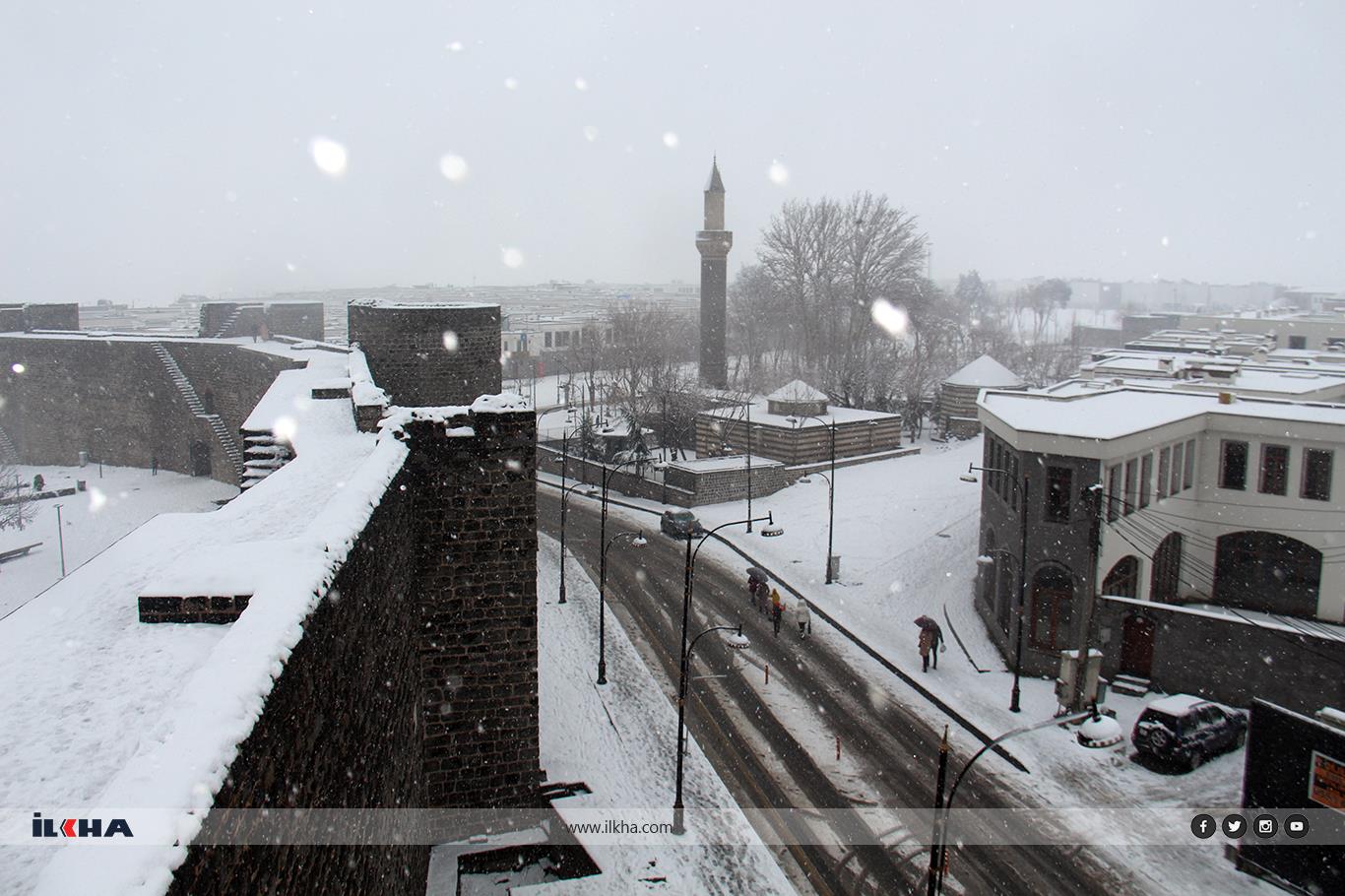  Diyarbakır receives first snowfall of the year 
