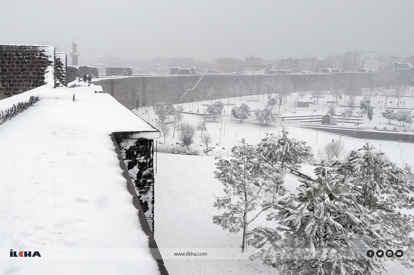  Diyarbakır receives first snowfall of the year 