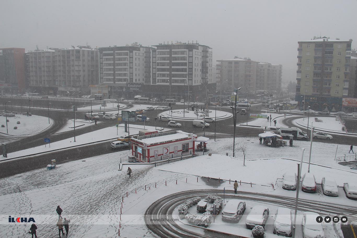  Diyarbakır receives first snowfall of the year 