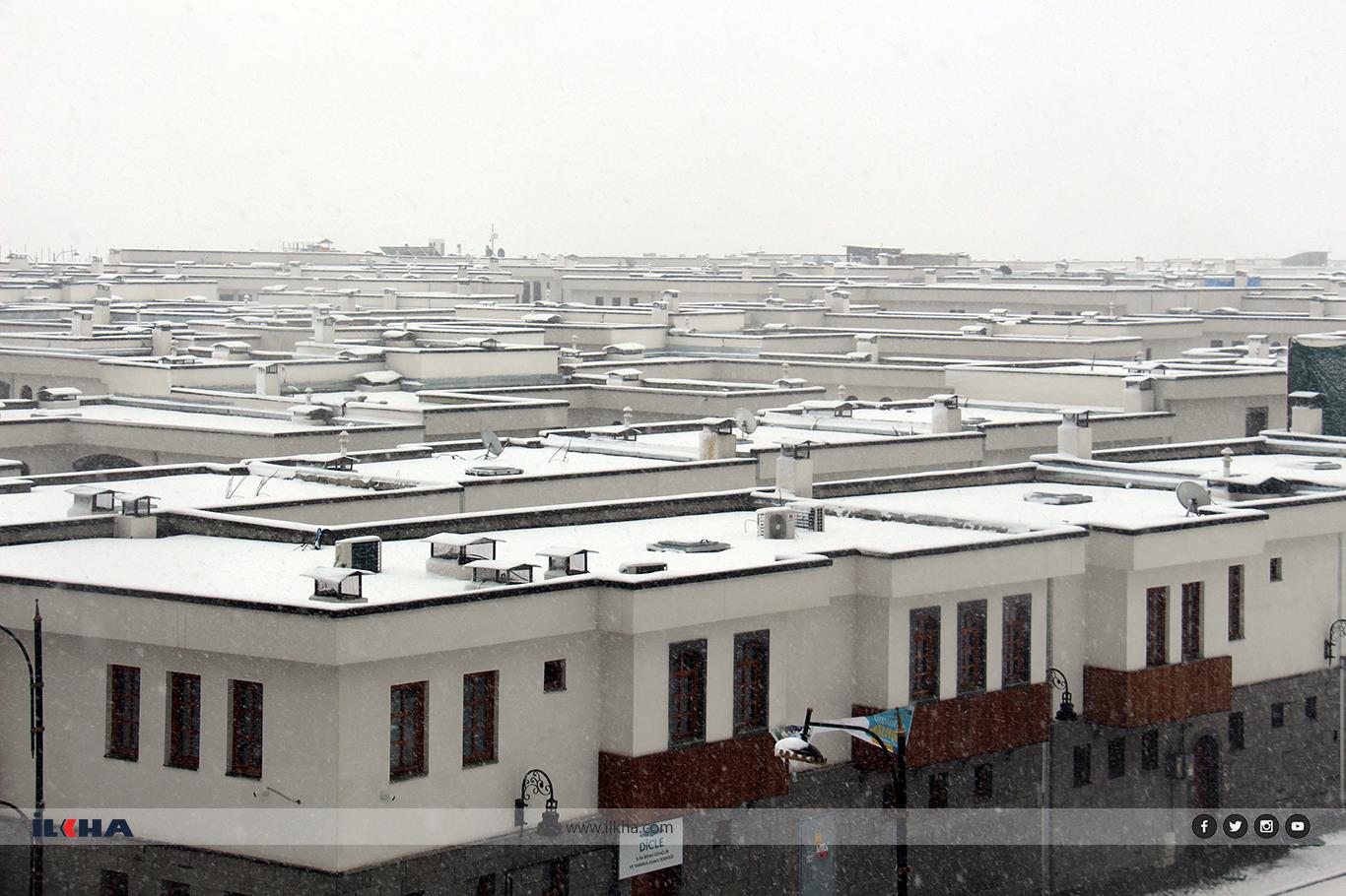  Diyarbakır receives first snowfall of the year 