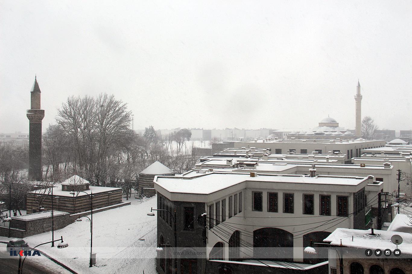 Diyarbakır receives first snowfall of the year