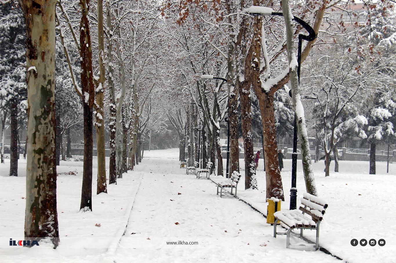  Diyarbakır receives first snowfall of the year 