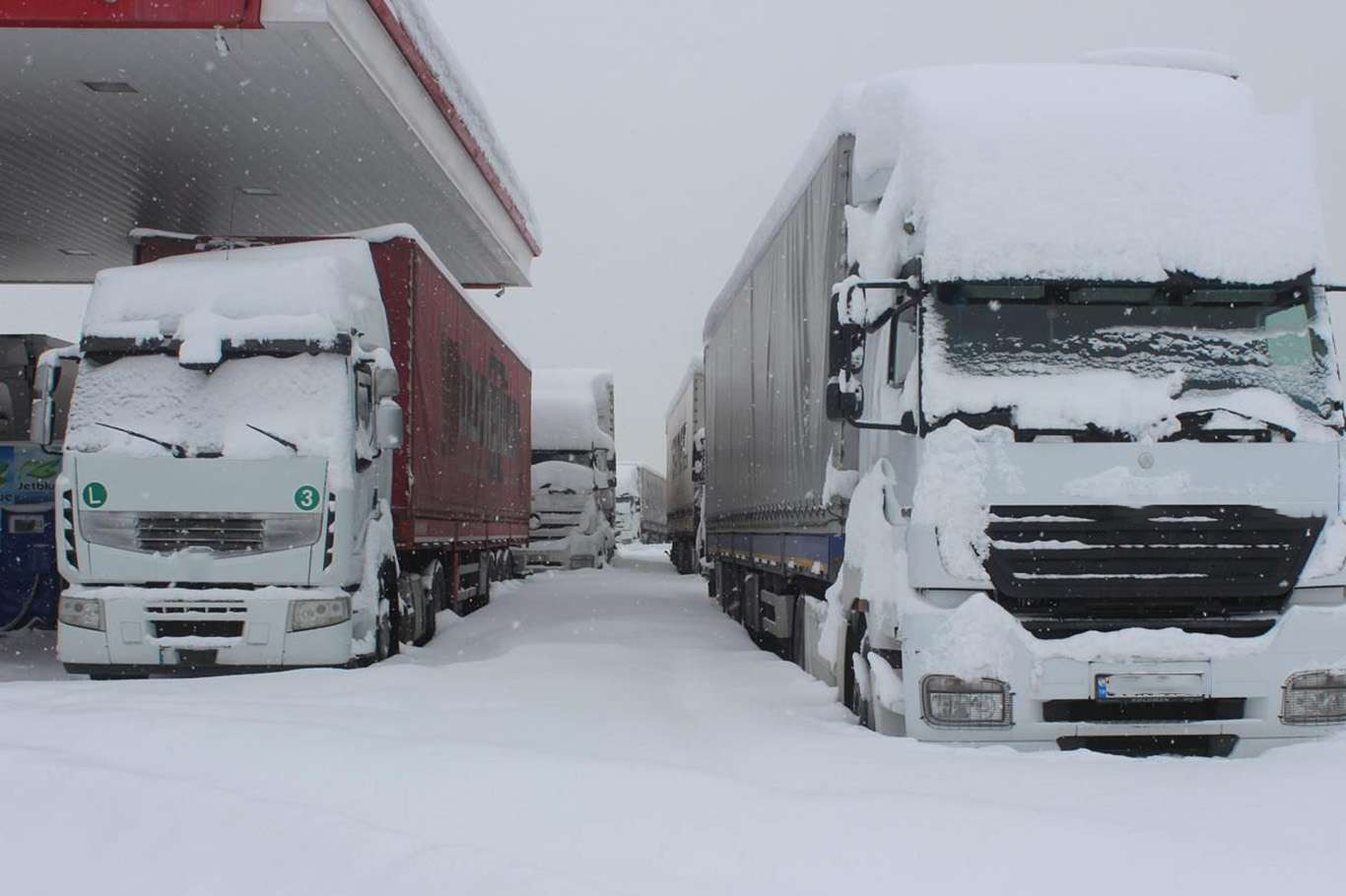 Antalya-Konya kara yolu tır trafiğine kapatıldı