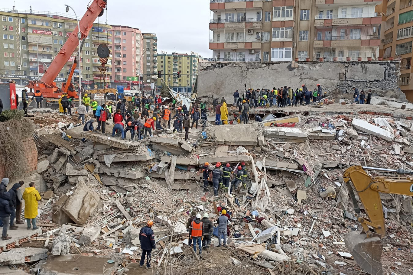 Diyarbakır'da deprem nedeniyle vefat edenlerin sayısı 120'ye yükseldi