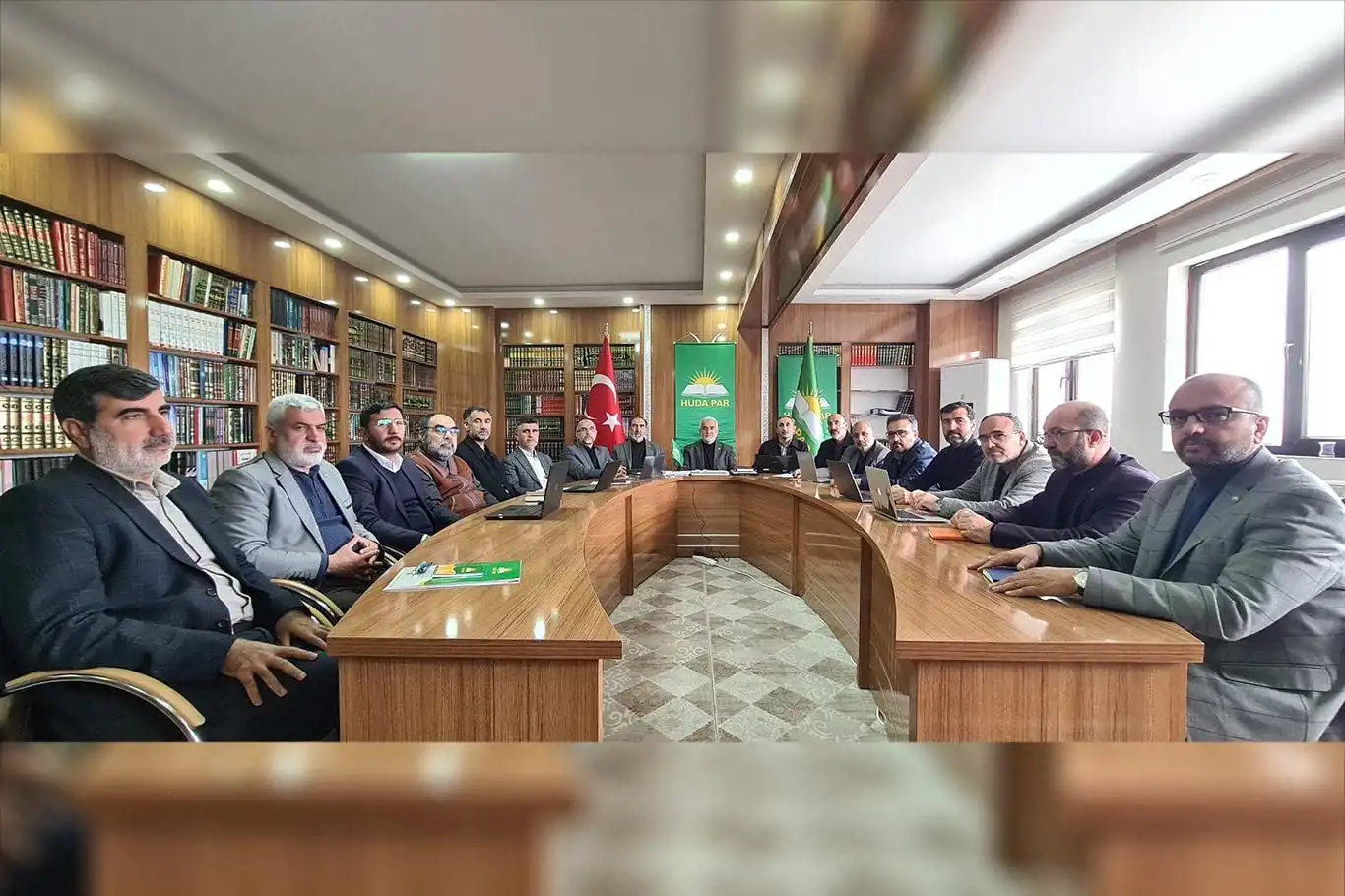 HÜDA PAR "ittifak" gündemiyle toplandı HÜDA PAR "ittifak" gündemiyle toplandı