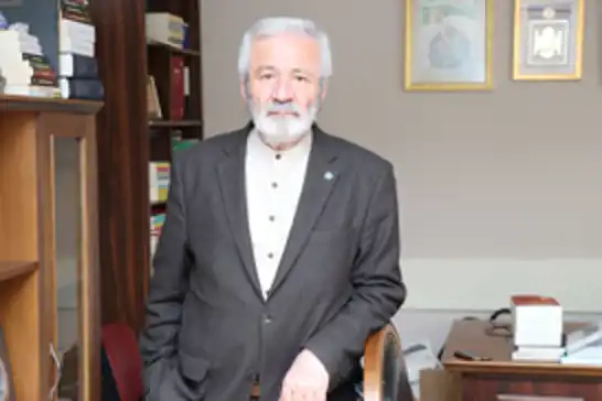 Türkiye Yazarlar Vakfı Başkanı Doğan: "Telefondan kitap okumak ve hakkını vermek imkansız"