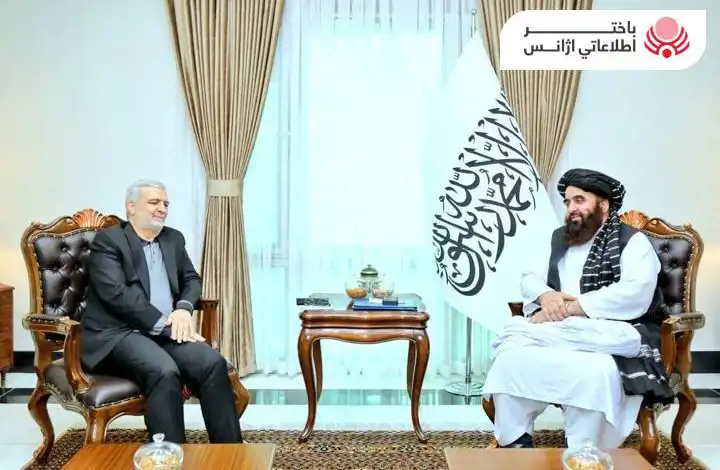 المولوي "أمير خان متقي" يلتقي مع السفير الإيراني في العاصمة كابل