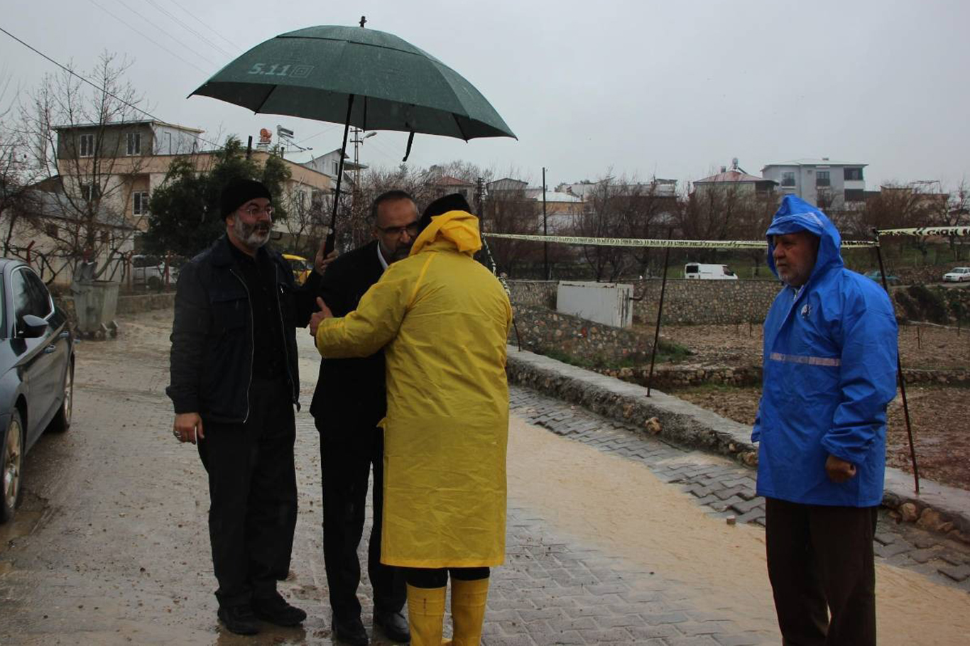 HUDA PARê çû serdana malbata dayik û qîza wê ya ku di lehîyê de winda bûn HUDA PARê çû serdana malbata dayik û qîza wê ya ku di lehîyê de winda bûn