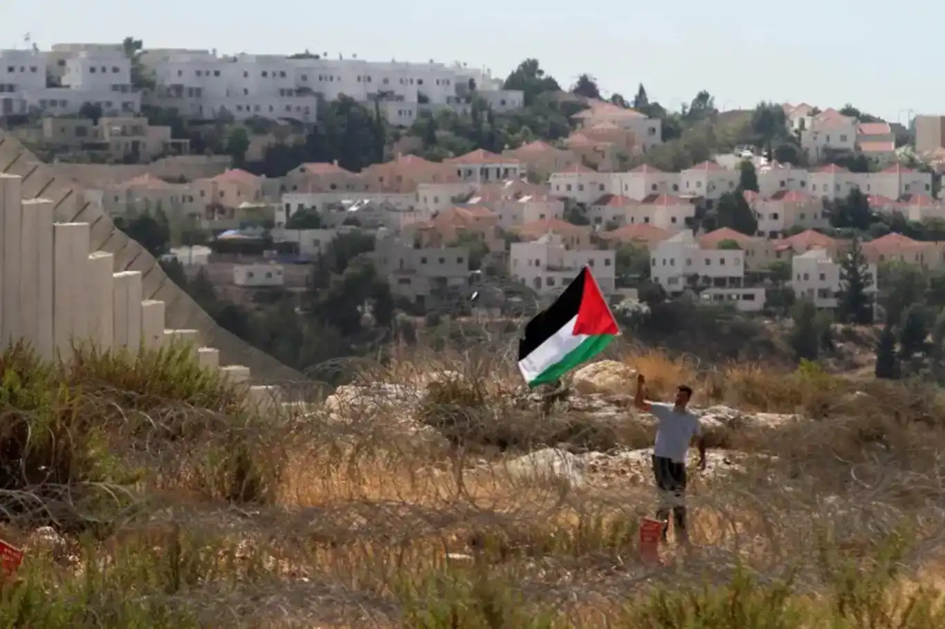 الاحتلال يصادق على مخططات لبناء 8100 مسكن بالمستوطنات