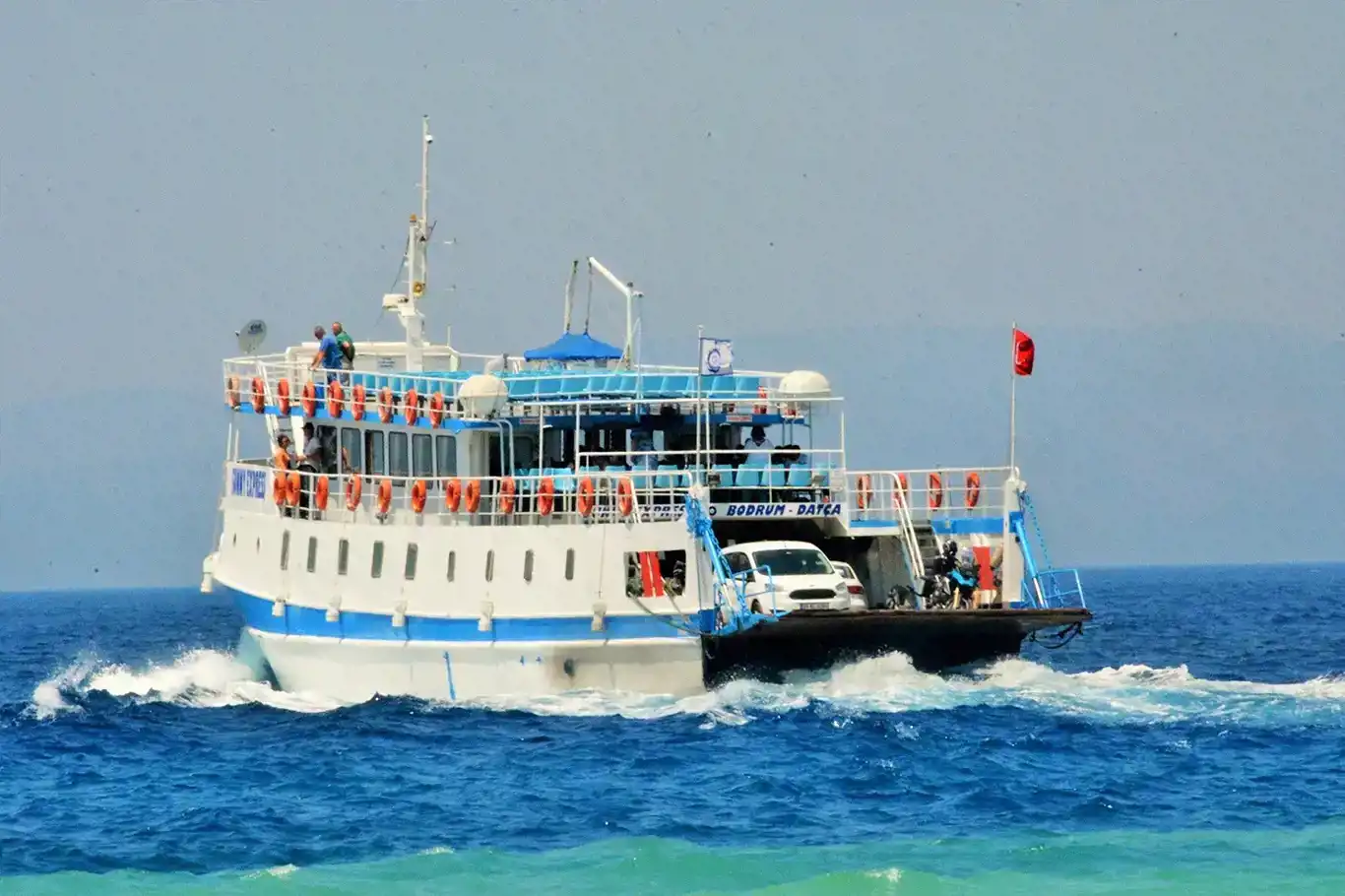 Muğla'da feribot seferlerine fırtına engeli