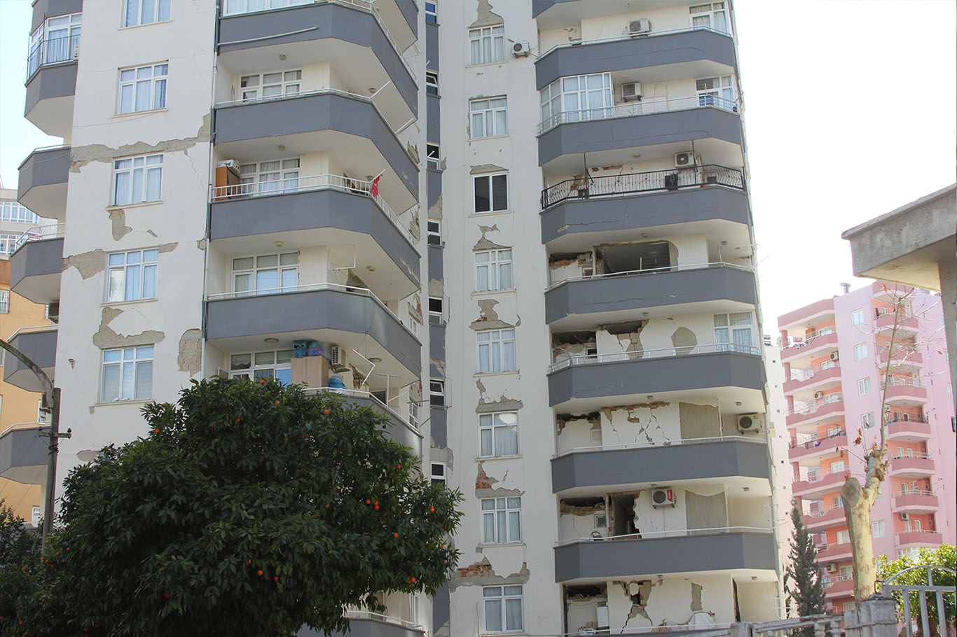 Adana'da depremde hasar gören 3 bin 821 bina yıkılacak