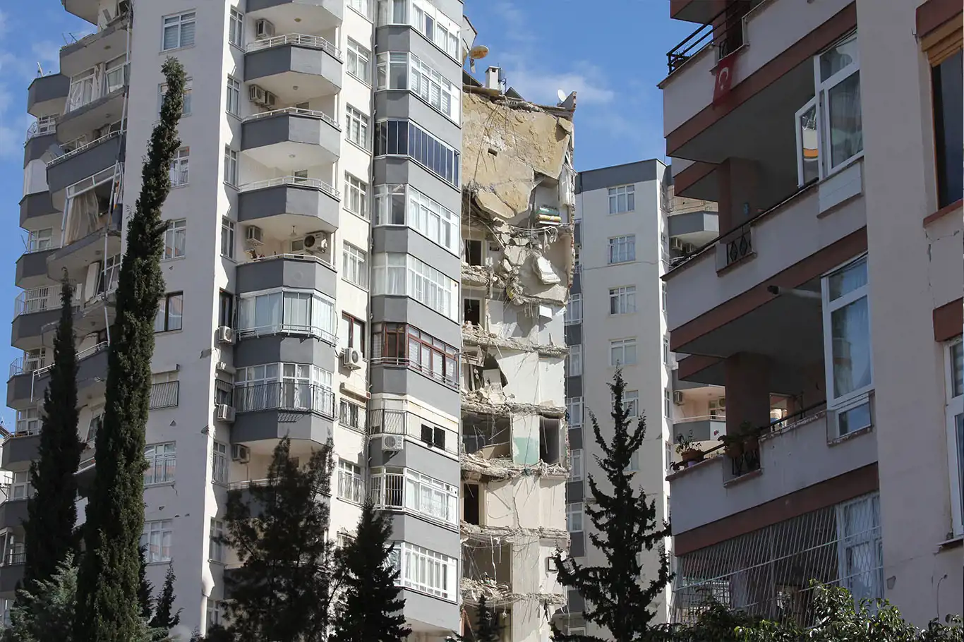 Adana'da depremde hasar gören 3 bin 821 bina yıkılacak