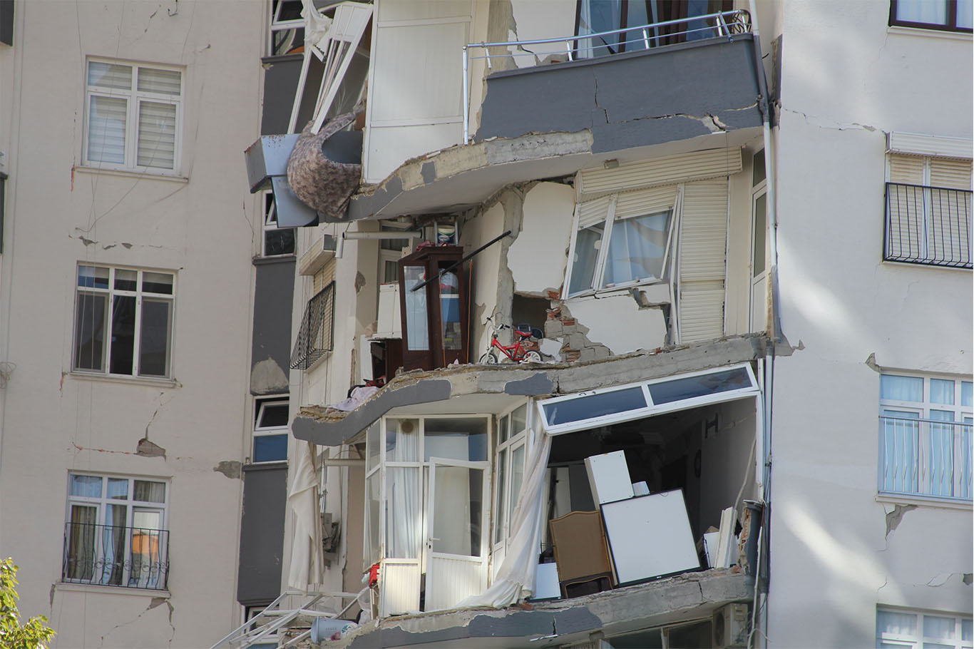Adana'da depremde hasar gören 3 bin 821 bina yıkılacak