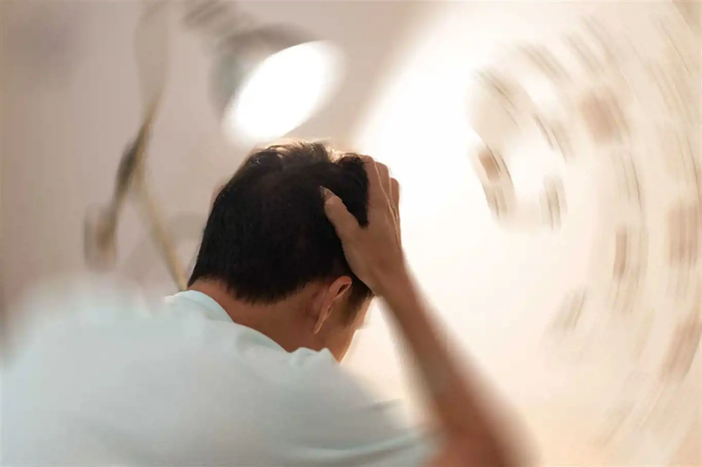 Uzman Doktor Tunç: "Vertigo, ilaç tedavisinden ziyade manevra ile düzelen bir rahatsızlıktır" Uzman Doktor Tunç: "Vertigo, ilaç tedavisinden ziyade manevra ile düzelen bir rahatsızlıktır"