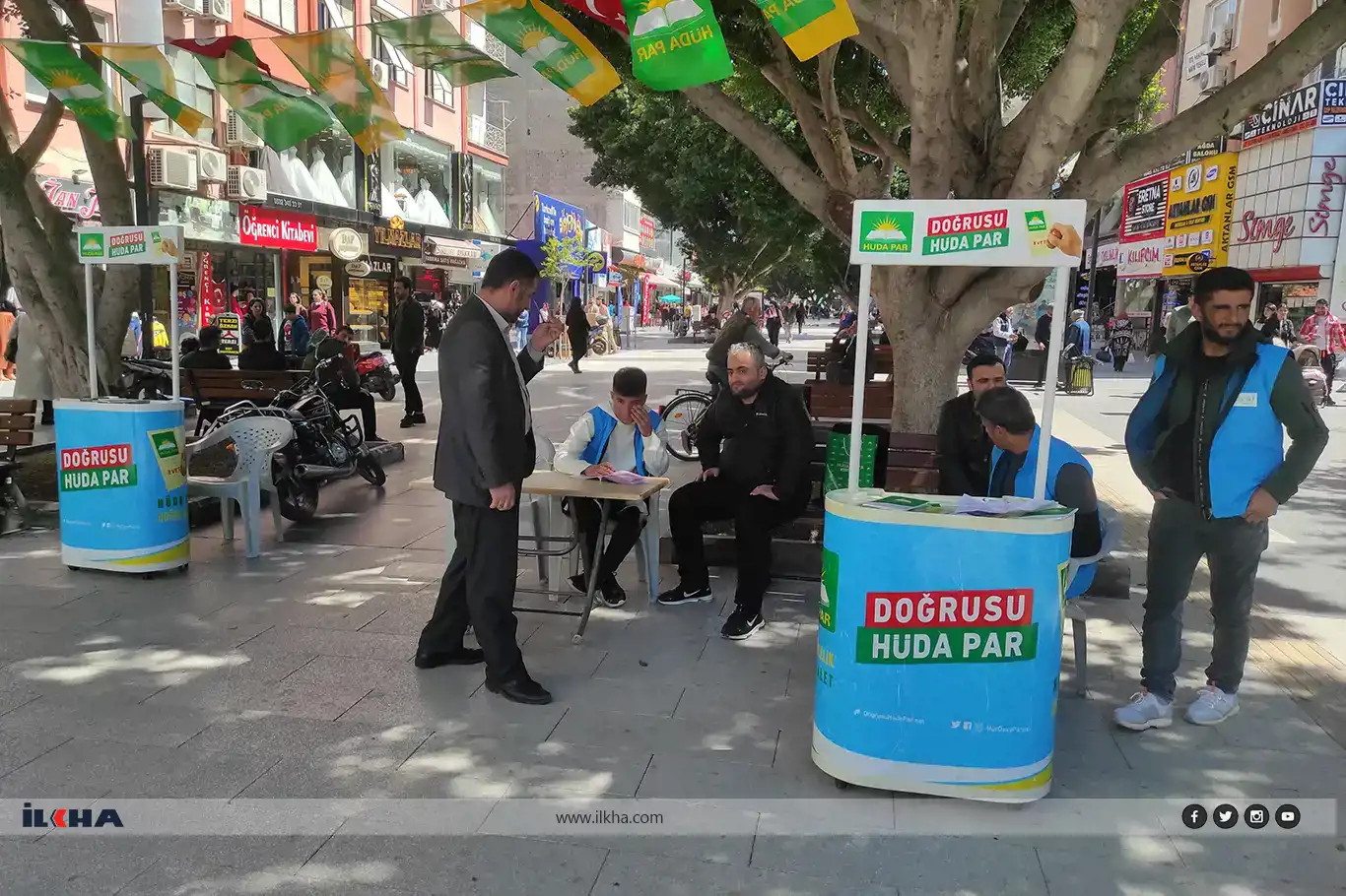 HÜDA PAR sets up promotional stand in Tarsus