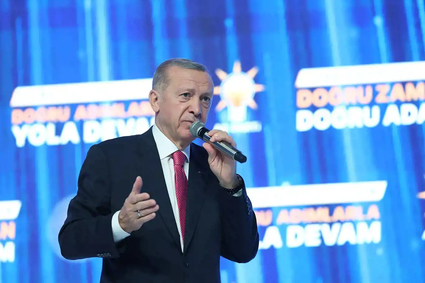 Erdoğan unveils AK Party's election manifesto Erdoğan unveils AK Party's election manifesto