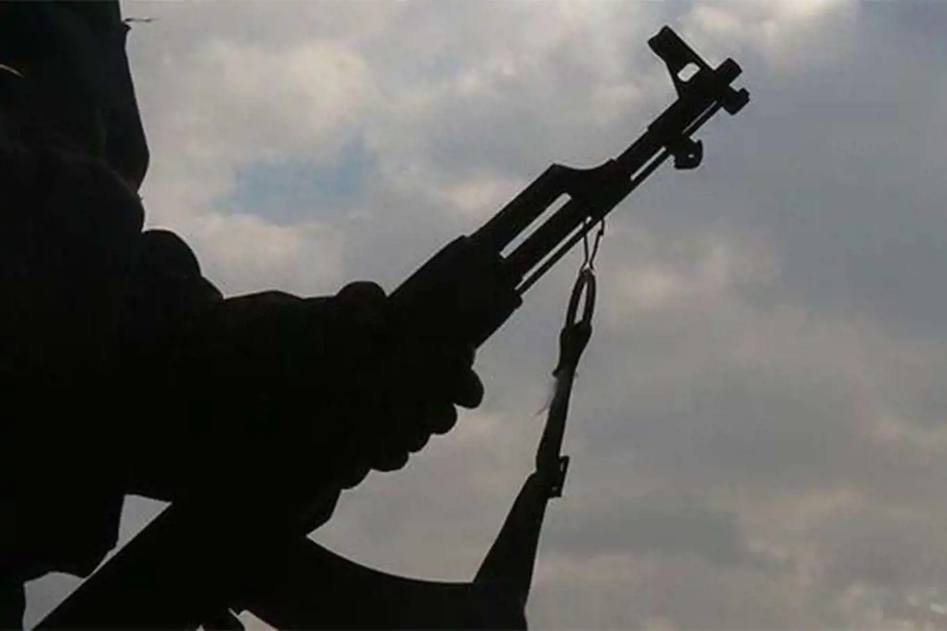 4 PKK elemanı teslim oldu 4 PKK elemanı teslim oldu