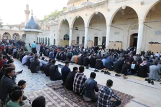 Şanlıurfa'da Ramazan Bayramı namazında camiler doldu