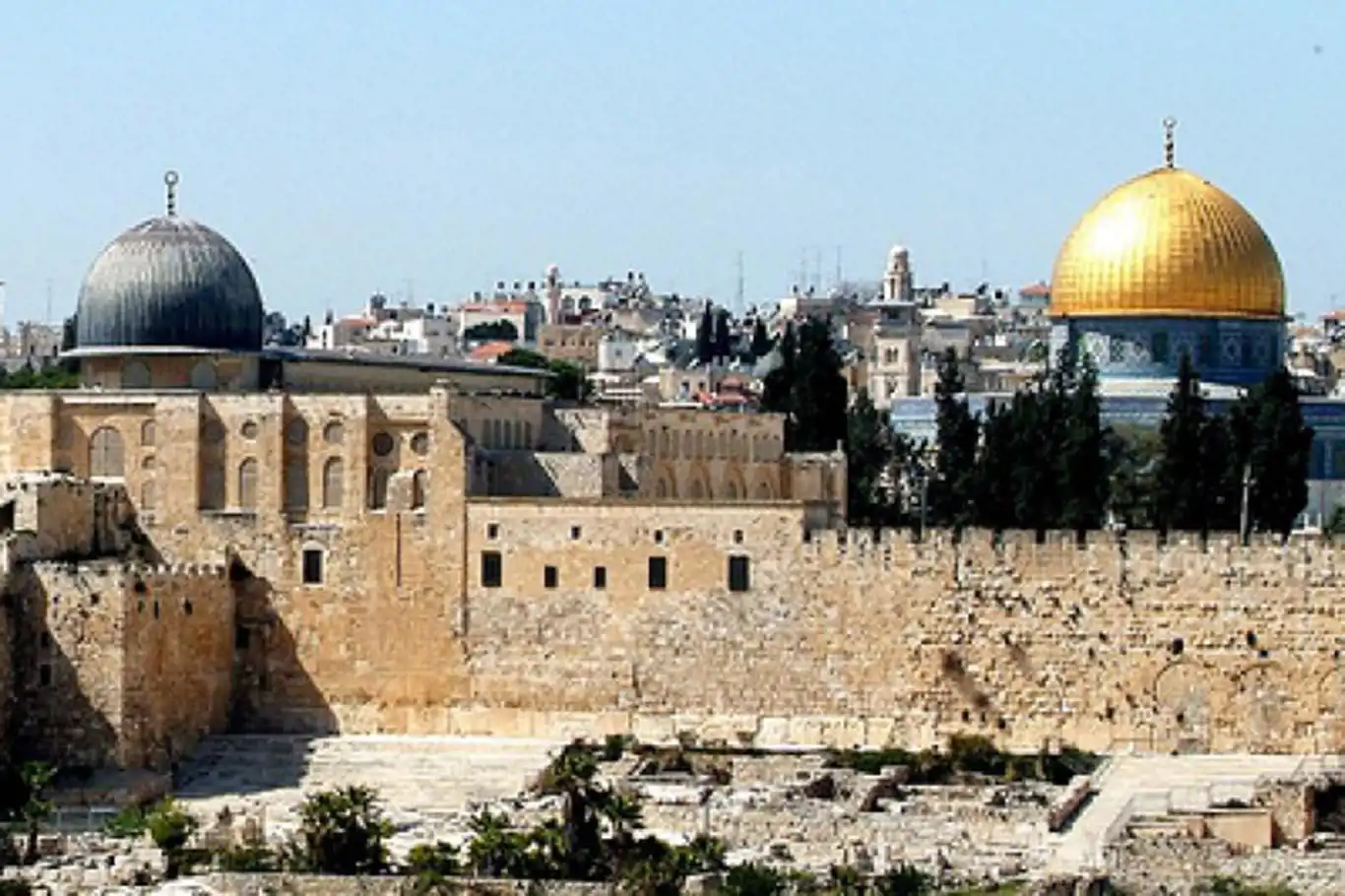 Hamas spokesman calls for protection of Bab al-Rahma prayer hall in Aqsa Mosque