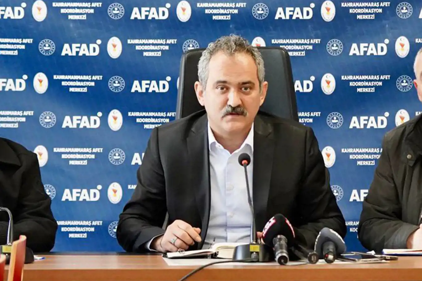 Bakan Özer: 22 bin 145 öğrencimiz nakillerini tekrar bölgeye aldırdı Bakan Özer: 22 bin 145 öğrencimiz nakillerini tekrar bölgeye aldırdı