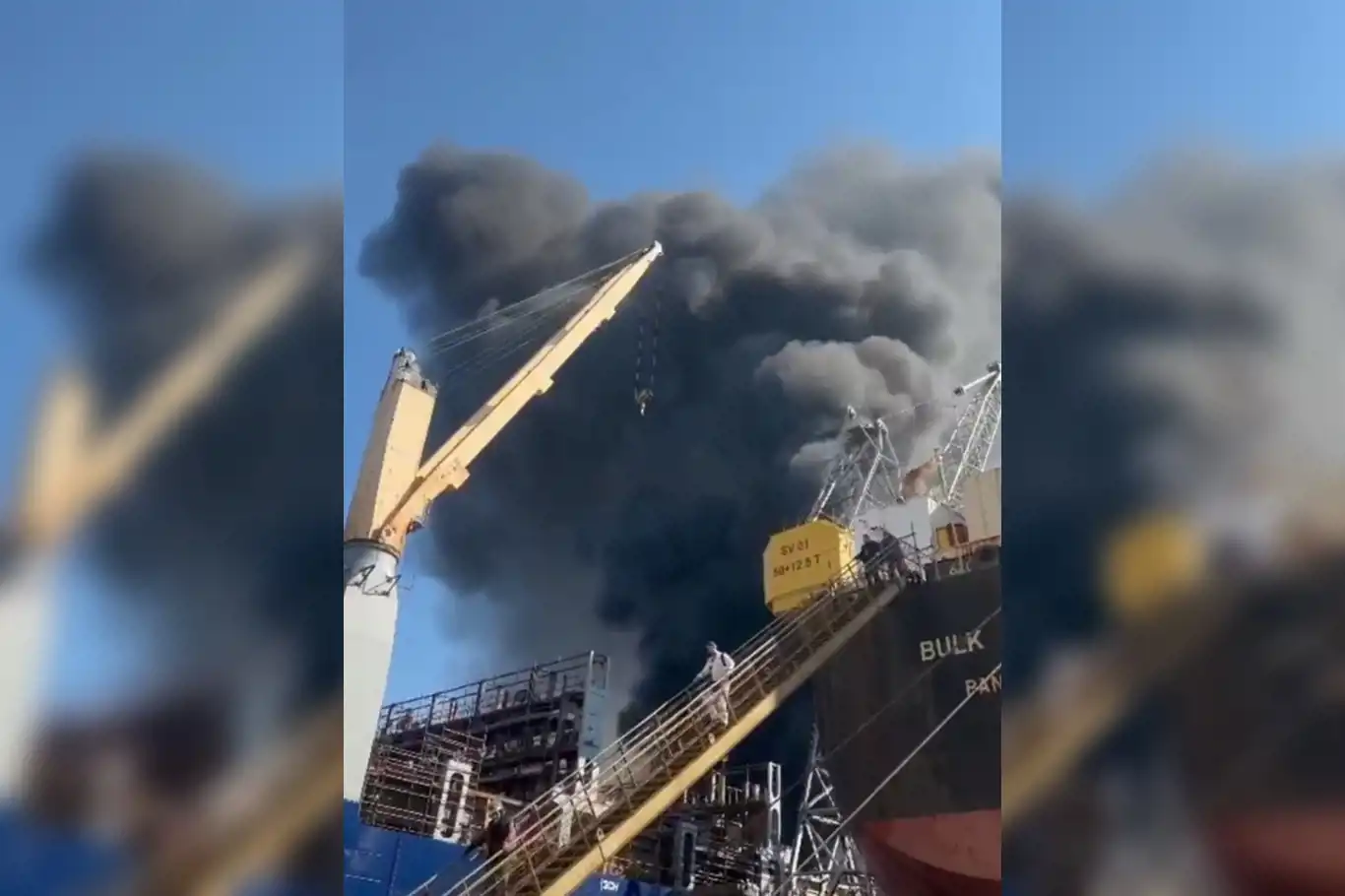 Tuzla'da gemi yangını Tuzla'da gemi yangını
